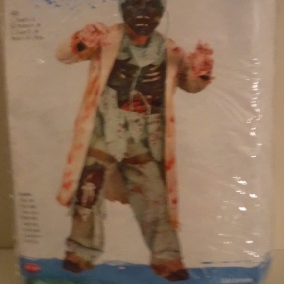 HALLOWEEN COSTUMES - Picture 1 of 2